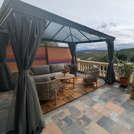 35m², Terrasse & Cuisine Proche Carcassonne Apartment